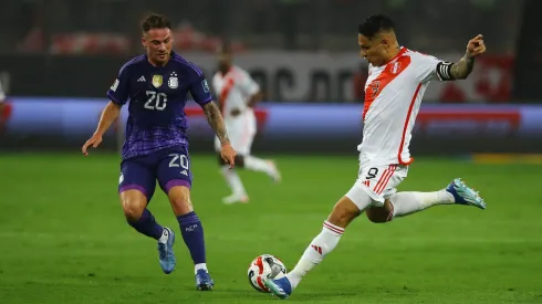 Paolo Guerrero salió con molestias en Liga de Quito