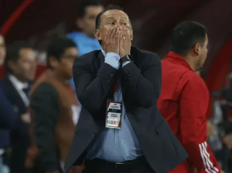 Críticas de Juan Reynoso a jugadores peruanos generan controversia