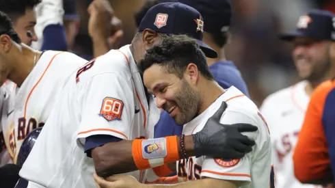 José Altuve (der.), estrella de Houston Astros.