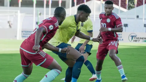 Ecuador goleó a Colombia en el Preolímpico