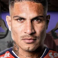 Paolo Guerrero y su inexplicable presentación como nuevo jugador de la Universidad César Vallejo