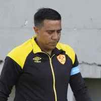 César Farías se cansó de Aucas y los demandó ante FIFA