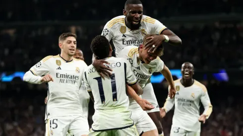 Jugadores del Real Madrid festejando el tanto de Nico Paz en la Champions.