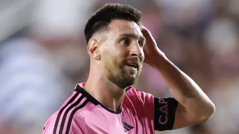 Messi con la cinta de capitán de Inter Miami.