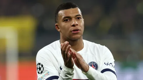 Kylian Mbappé no respondió a las consultas de los fanáticos que quisieron saber si ya firmó con el Real Madrid.