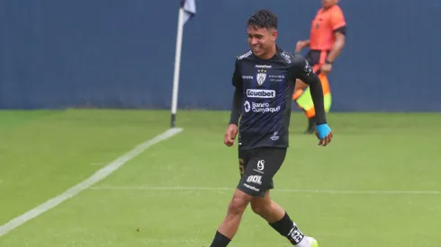 IDV ha tomado esta decisión con los viajes de Kendry Páez a Inglaterra.