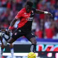 Jordy Caicedo falla un penal de manera horrible y su DT lo cuestiona