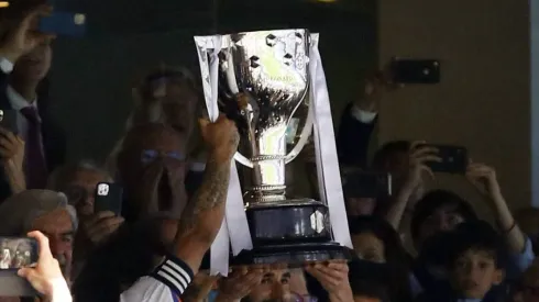 Real Madrid no quiere recibir el trofeo de campeón de LaLiga vs. Granada en el Estadio Nuevo Los Cármenes.