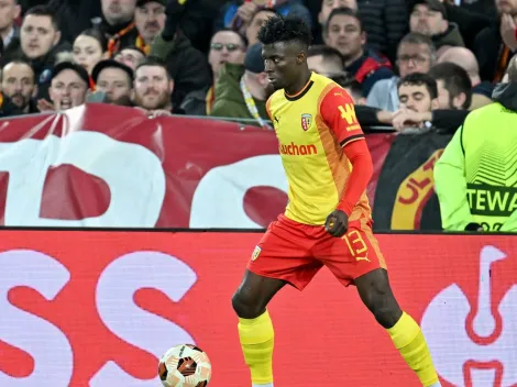 Lens compró a Jhoanner Chávez, pero lo vendería a otro equipo de Europa