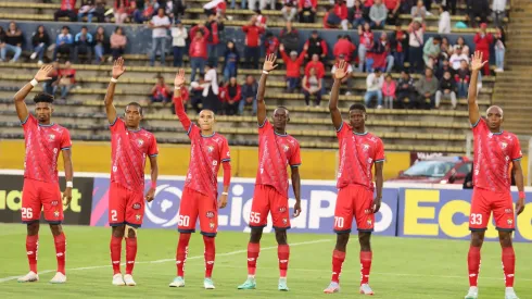 El Nacional multa a su hinchada