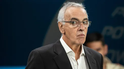 Jorge Fossati contesta a la renuncia de Renato Tapia