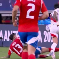 ¿Debió ser roja? La terrible falta de Erick Pulgar contra Gianluca Lapadula