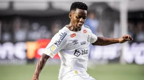 El ecuatoriano se quedó sin equipo en Brasil