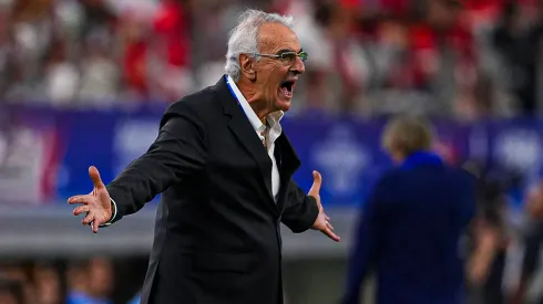 Jorge Fossati dirigiendo a Perú en la Copa América 2024.