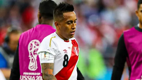 Christian Cueva jugando para Perú.