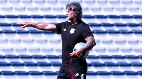 Álvarez tiene contrato hasta 2026.