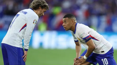 Medios franceses apuntan a Kylian Mbappé como una de las causantes del retiro de Antoine Griezmann de la Selección de Francia.