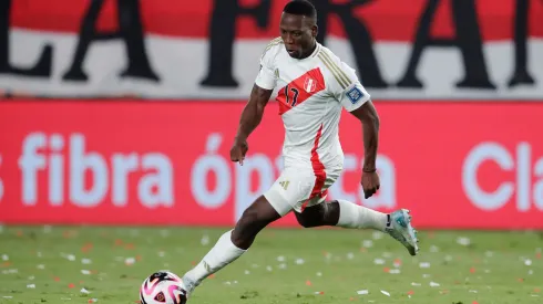 Luis Advíncula podría dejar Boca Juniors por otro club del extranjero.