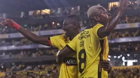 Titular de Barcelona recibe una millonaria oferta.