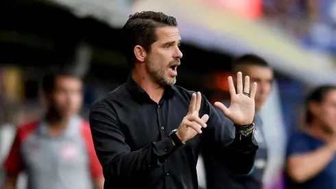 Fernando Gago tiene un estilo de juego ofensivo en Boca Juniors.