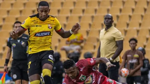 Barcelona vence a Mushuc Runa con un gol de Janner Corozo.