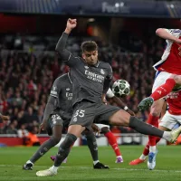 VIDEO | La polémica mano de Raúl Asencio que no fue penal para Arsenal contra Real Madrid en la Champions League
