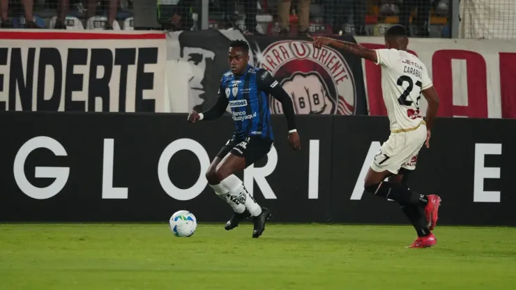 Independiente del Valle players celebrating a goal.