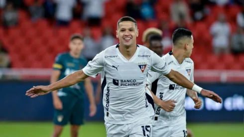 Liga de Quito recibió una insólita oferta por Álex Arce.