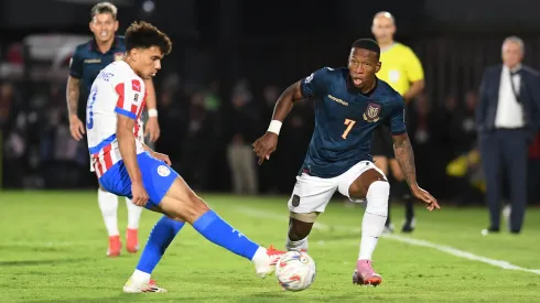 Ecuador resiste y suma por primera vez de visita contra Paraguay. Foto: Getty