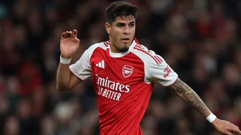 Los hinchas de Arsenal resaltan el nivel de Piero Hincapié