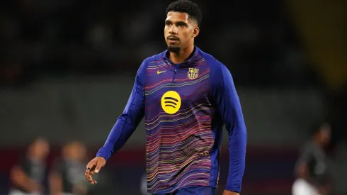 Ronald Araújo, cada vez más cerca de volver en Barcelona.