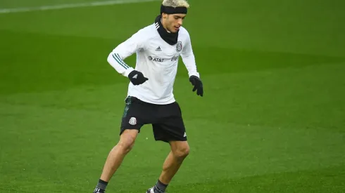 Hoy es el cumpleaños de Raúl Jiménez.