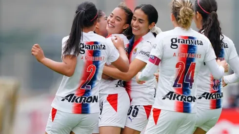 Chivas se impuso 1-0 ante Toluca de visita y se reafirmó como candidato al título.