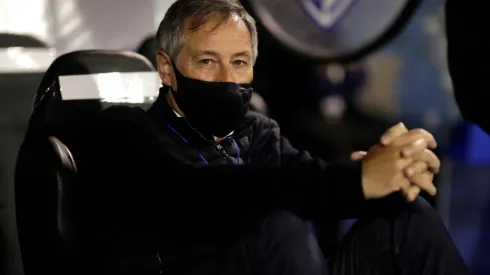 Ariel Holan, a una firma de ser entrenador de León.