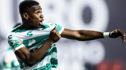 Félix Torres ya se vio campeón con Santos y quiere ir firme rumbo a ese objetivo.