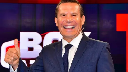 Chávez se rindió ante le boxeo de Canelo Álvarez.