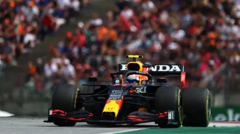 Checo Pérez quiere mejorar el complicado Gran Premio austríaco que experimentó (Foto: Getty Images).