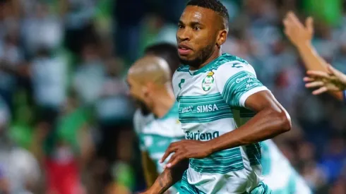 Ayrton Preciado, atacante de Santos Laguna.