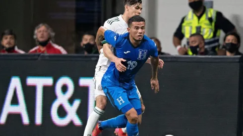 Walter Martínez tiene COVID-19.