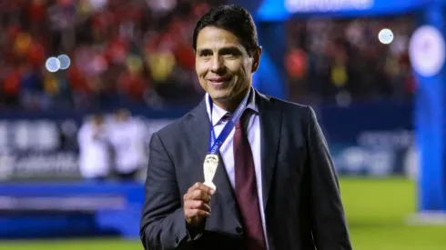 Alfonso Sosa cuando ganó el título de campeón del Ascenso MX en el torneo Apertura 2018.