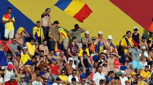 Aficionados de Rumania se hacen virales por su grito.