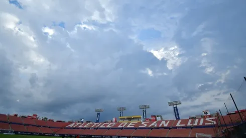 Una tormenta eléctrica impidió el inicio puntual del partido entre el Atlético y el Tijuana.