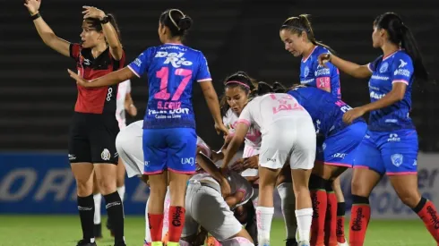 Temible lesión en la Liga MX Femenil.