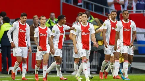 Ajax aplastó a PSV con participación de Edson Álvarez y Erick Gutiérrez