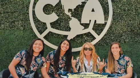 La cantante hasta les compuso una canción