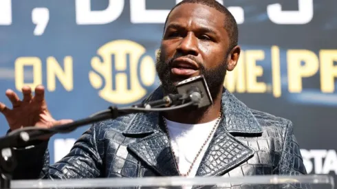 Floyd Mayweather destruyó a Canelo Álvarez