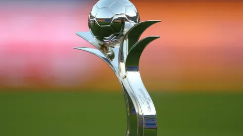 El trofeo de la Liga MX Femenil espera por las campeonas.