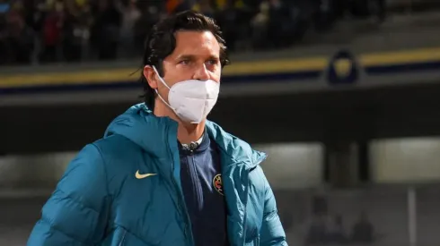 Santiago Solari bromeó al hablar de refuerzos.