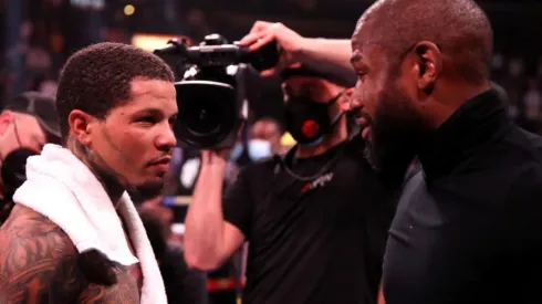 Davis abandona el Título Mundial AMB Súper Ligero.