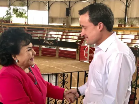 Mikel Arriola envía sentidas condolencias por su madrina, Carmen Salinas